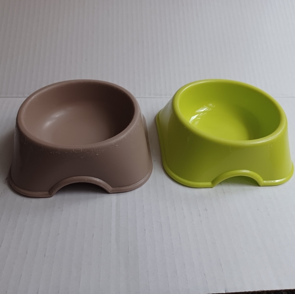 4/$30 Pet Food/Water Bowls - Small Pets - Picture 5 of 8